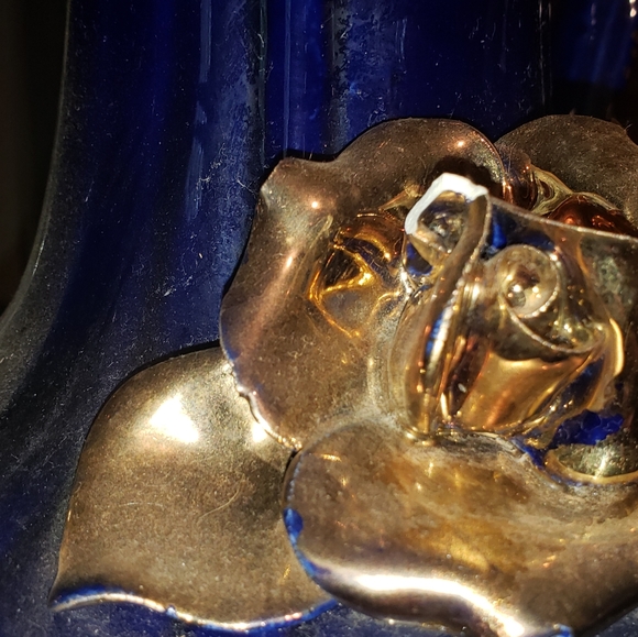 Blue vase with gold flowers - Picture 3 of 4